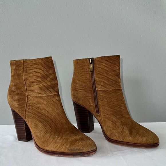Vince Camuto VC-Larena Diamond Emboss Bootie Size 7.5 - Picture 2 of 10